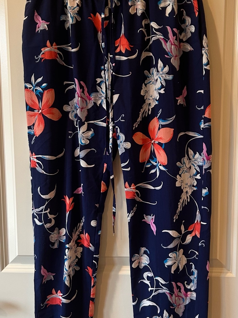 Cynthia Rowley Navy Floral Elastic-Waist Cropped Pants with waist tie